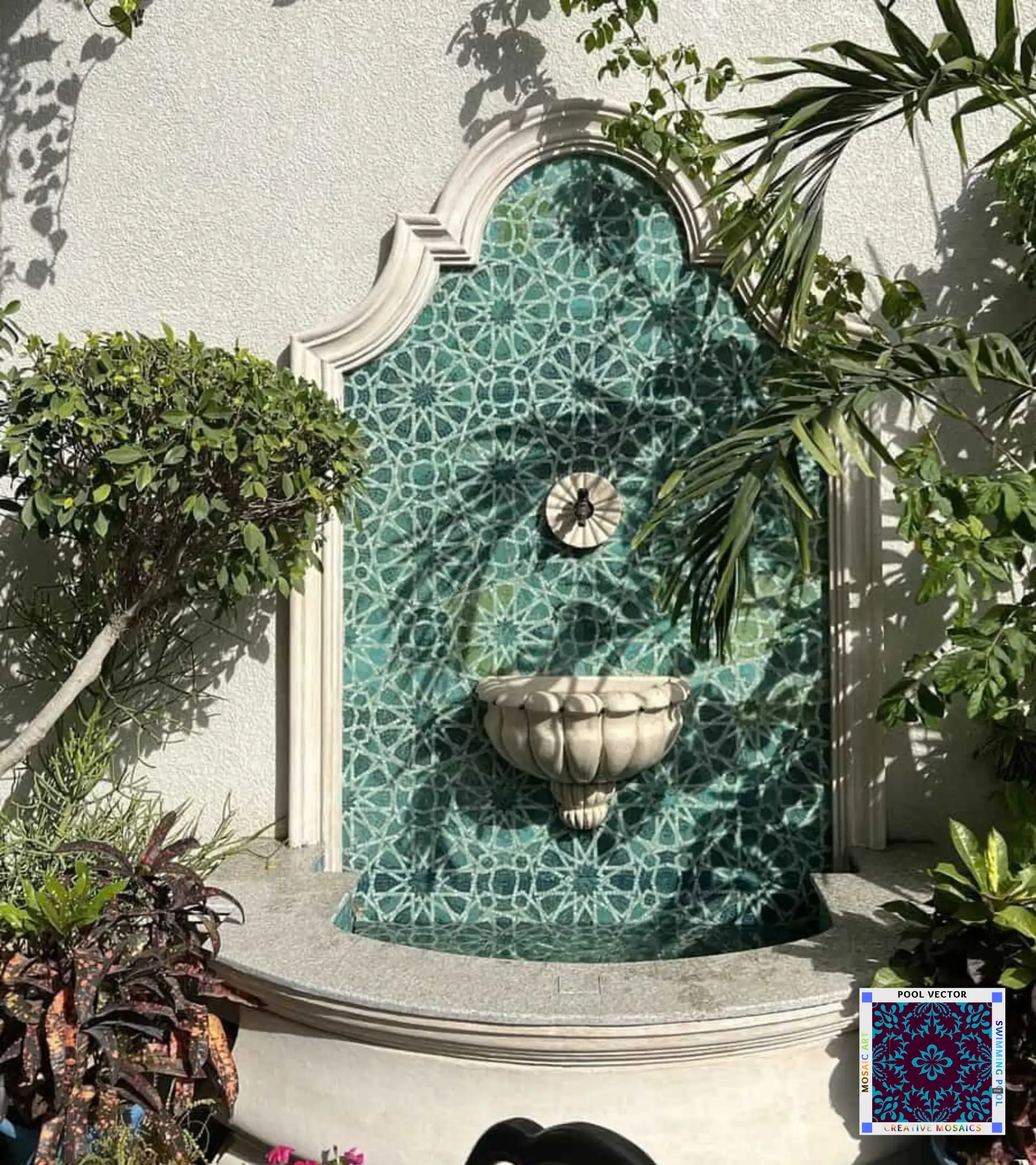 abstract-green-arabic-mosaic-fountain